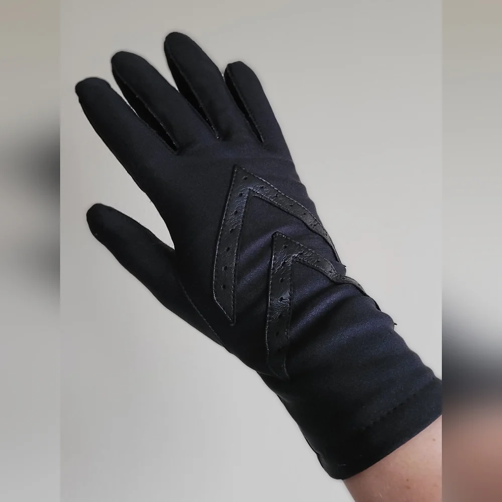 Vintage Thinsulate Flex Padded Leather Trimmed Gloves, One Size, Classic Black.